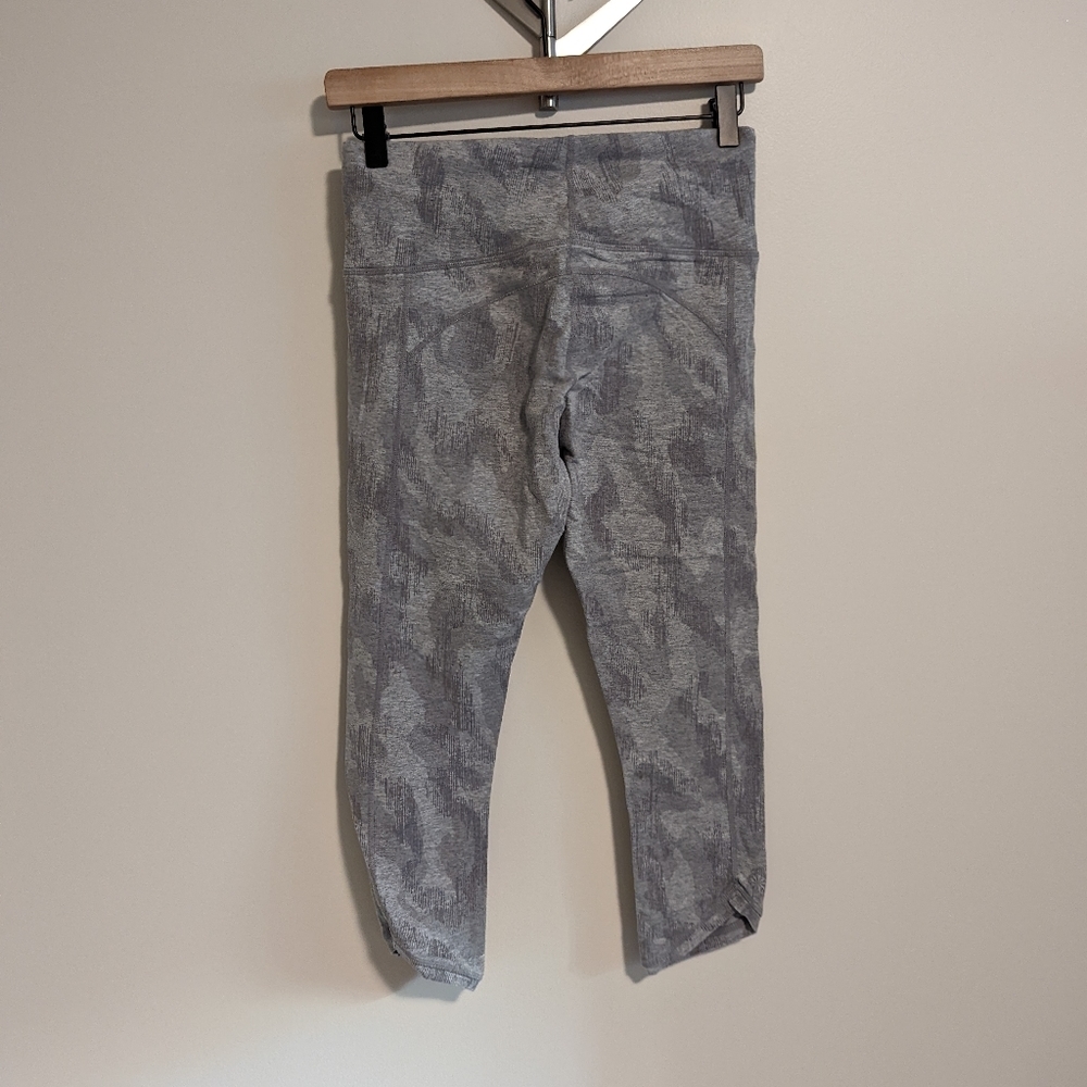Athleta Sandbar Be Present Capri Crops Leggings | Size Small - Picture 9 of 9